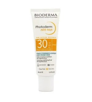 Bioderma Photoderm AKM Mat fluido protettivo opacizzante per il viso SPF 30