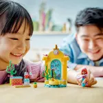 │ Disney Princess 43235 Ariel e il suo palco musicale