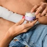 Goliate Olio commestibile da massaggio e lubrificante 2in1 BIO - nocciola 2 ml - campione - per lei e per lui