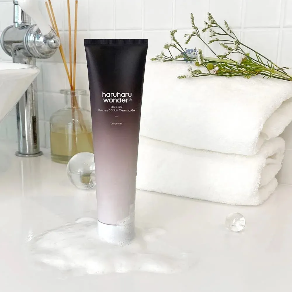 Wonder Black Rice Moisture 5.5 Soft Cleansing Gel gel detergente viso delicato con pH 5,5 100 ml