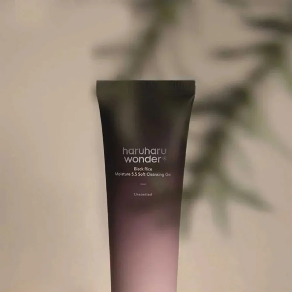 Wonder Black Rice Moisture 5.5 Soft Cleansing Gel gel detergente viso delicato con pH 5,5 100 ml