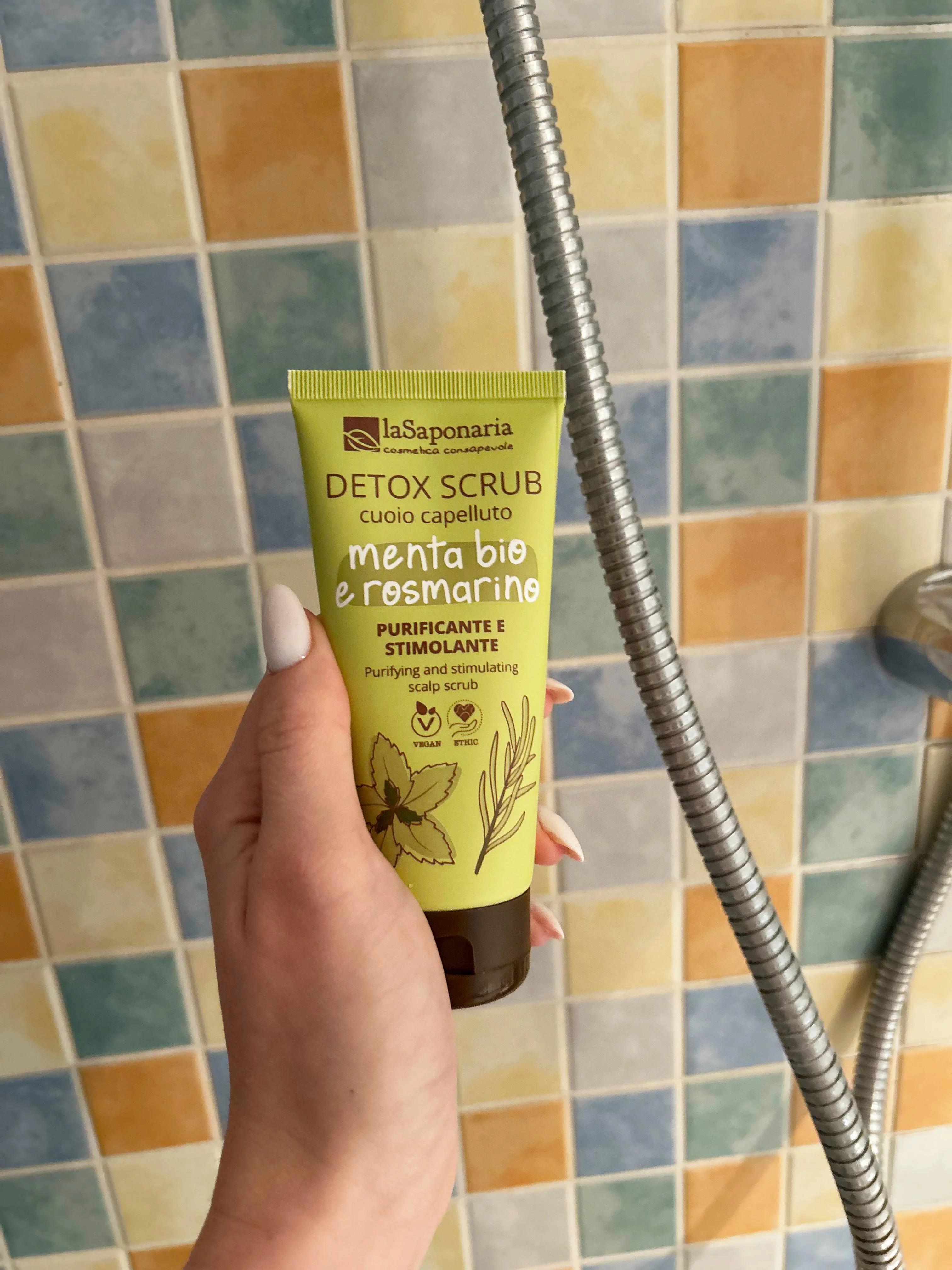 laSaponaria Peeling detossinante per il cuoio capelluto con menta e rosmarino (100 ml)