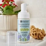 laSaponaria Schiuma detergente intima con fiordaliso & prebiotici BIO (100 ml) - adatta per bambini e per il periodo della menopausa