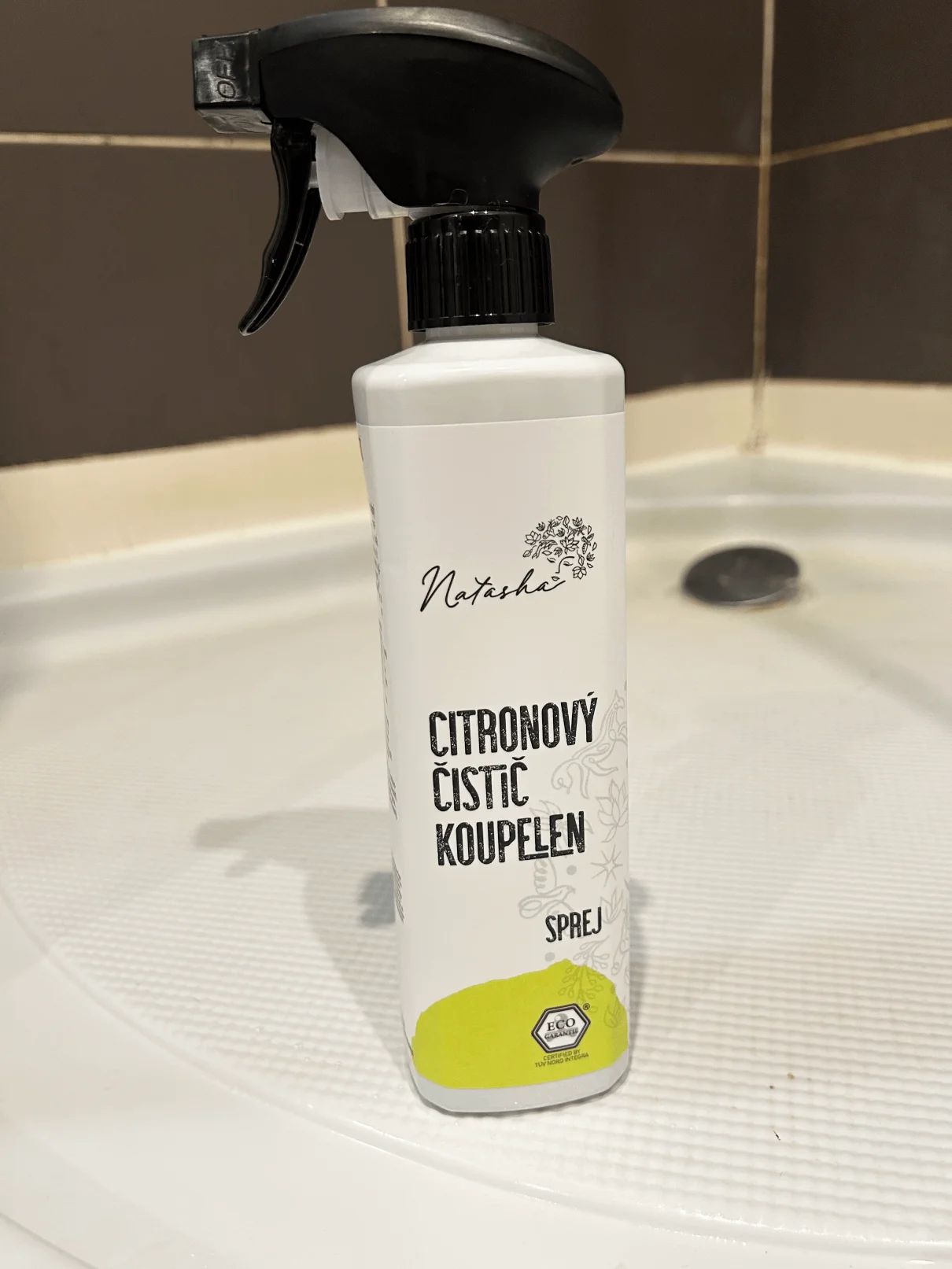 Natasha Detergente al limone per il bagno - spray (500 ml) - adatto a case con acqua dura