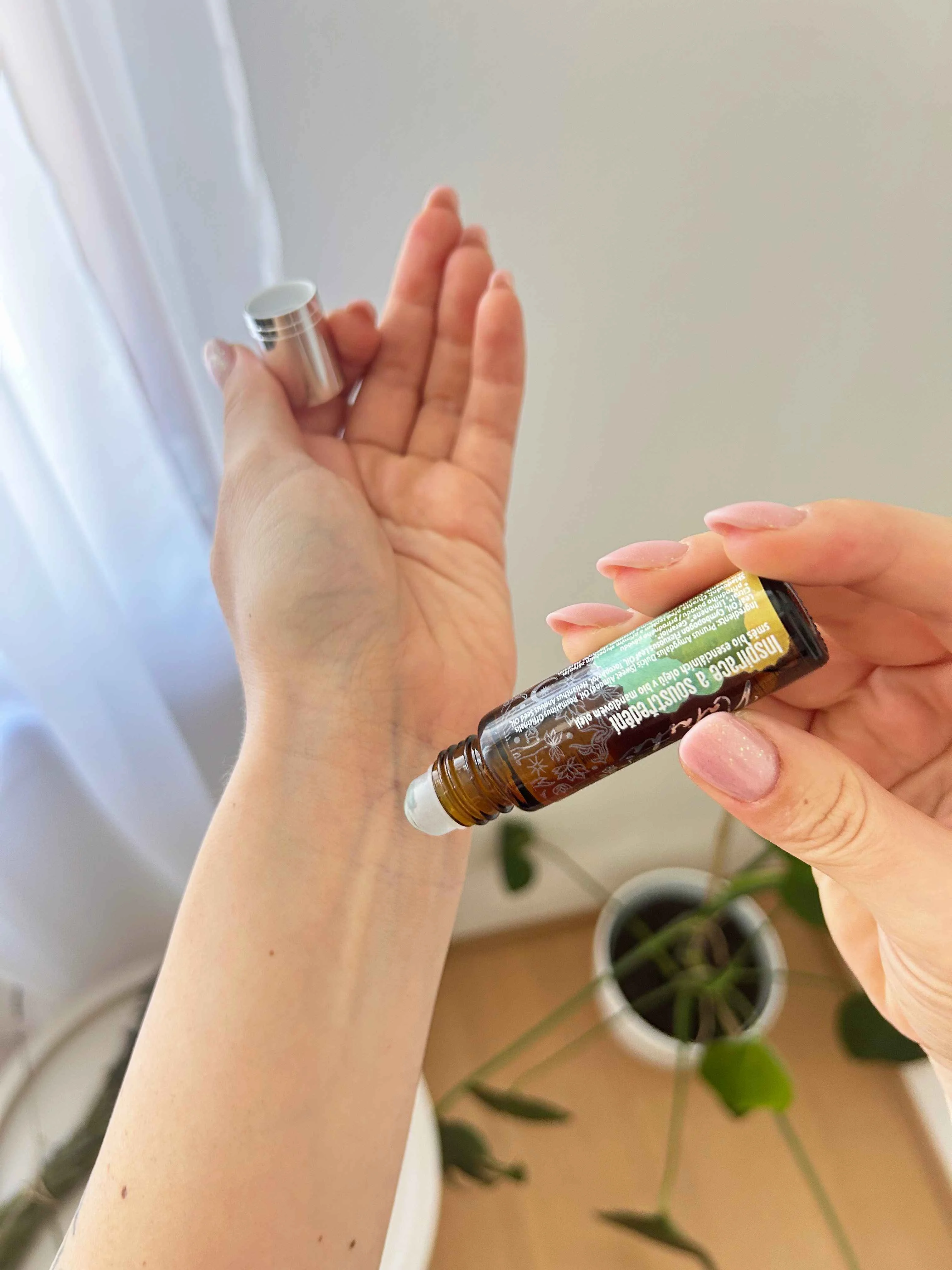 Natasha Roll-on Miscela di oli essenziali - Mente lucida (10 ml) - una carica di energia sempre e ovunque