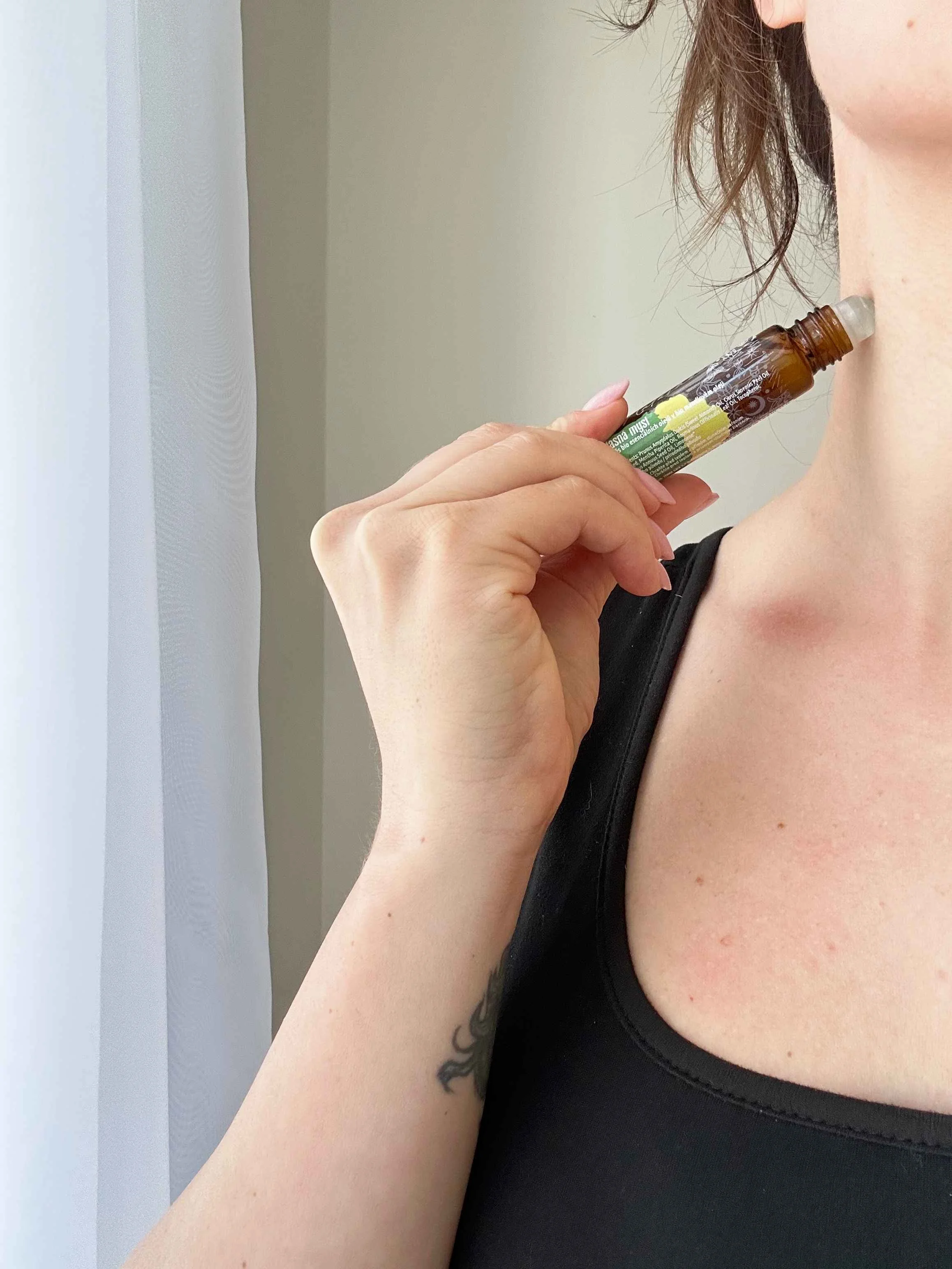Natasha Roll-on Miscela di oli essenziali - Mente lucida (10 ml) - una carica di energia sempre e ovunque