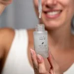 Officina Naturae Siero viso per pelle sensibile (30 ml) - lenisce la pelle reattiva