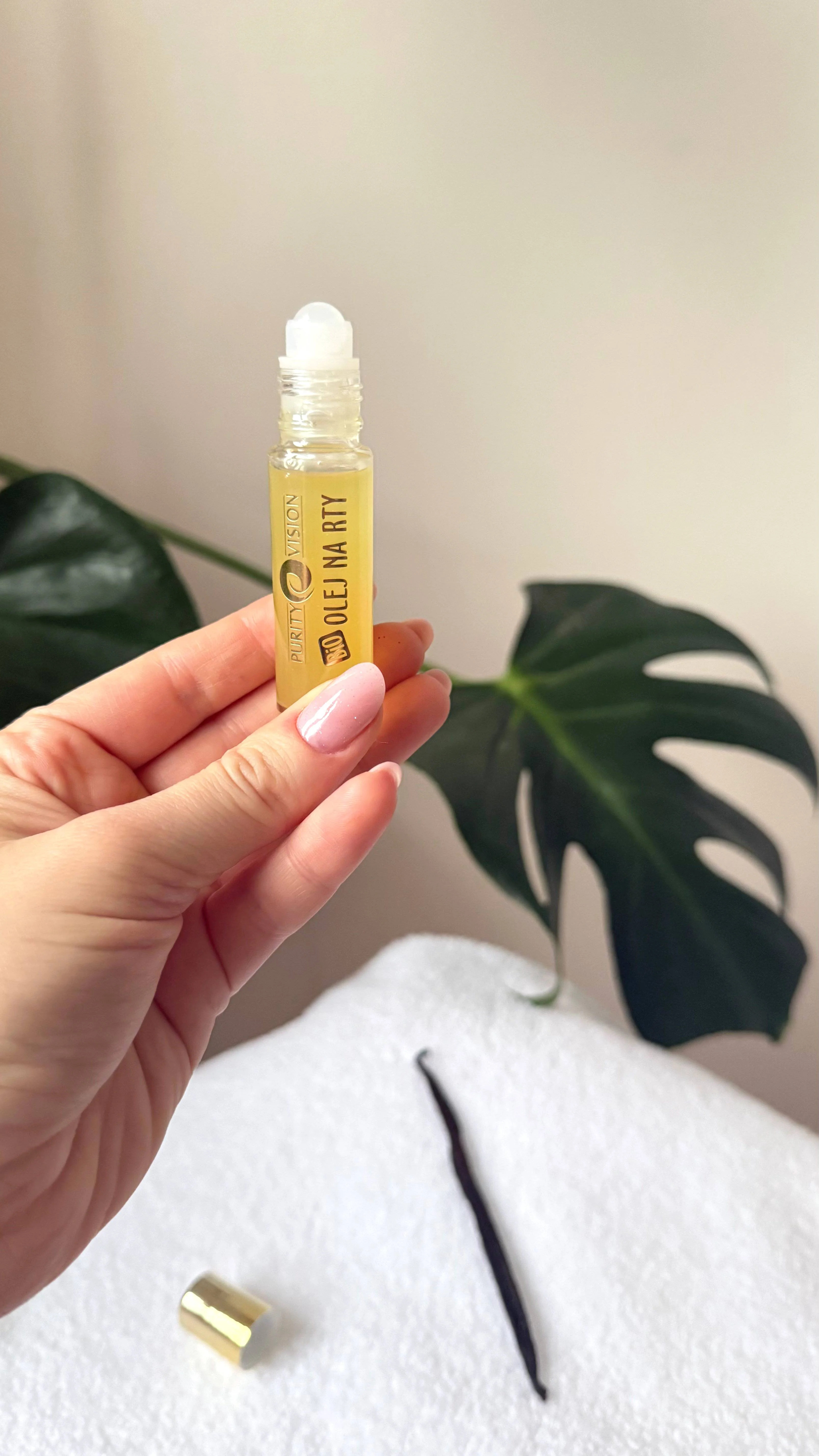 Purity Vision Olio labbra alla vaniglia BIO (10 ml) - un aiuto profumato per labbra secche