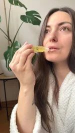 Purity Vision Olio labbra alla vaniglia BIO (10 ml) - un aiuto profumato per labbra secche