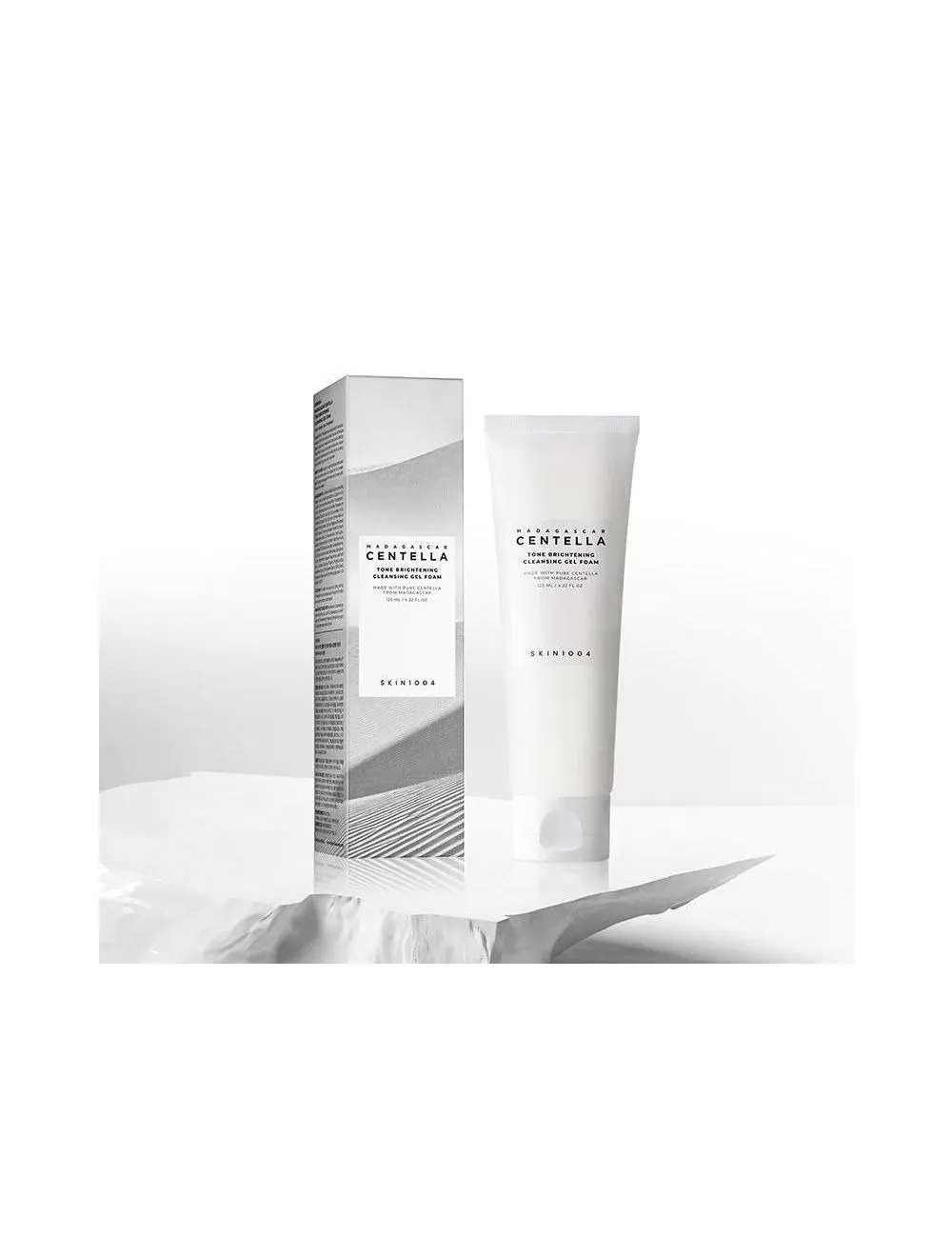 Madagascar Centella Tone Brightening Cleansing Gel Foam gel detergente schiumogeno per luminosità e idratazione 125 ml