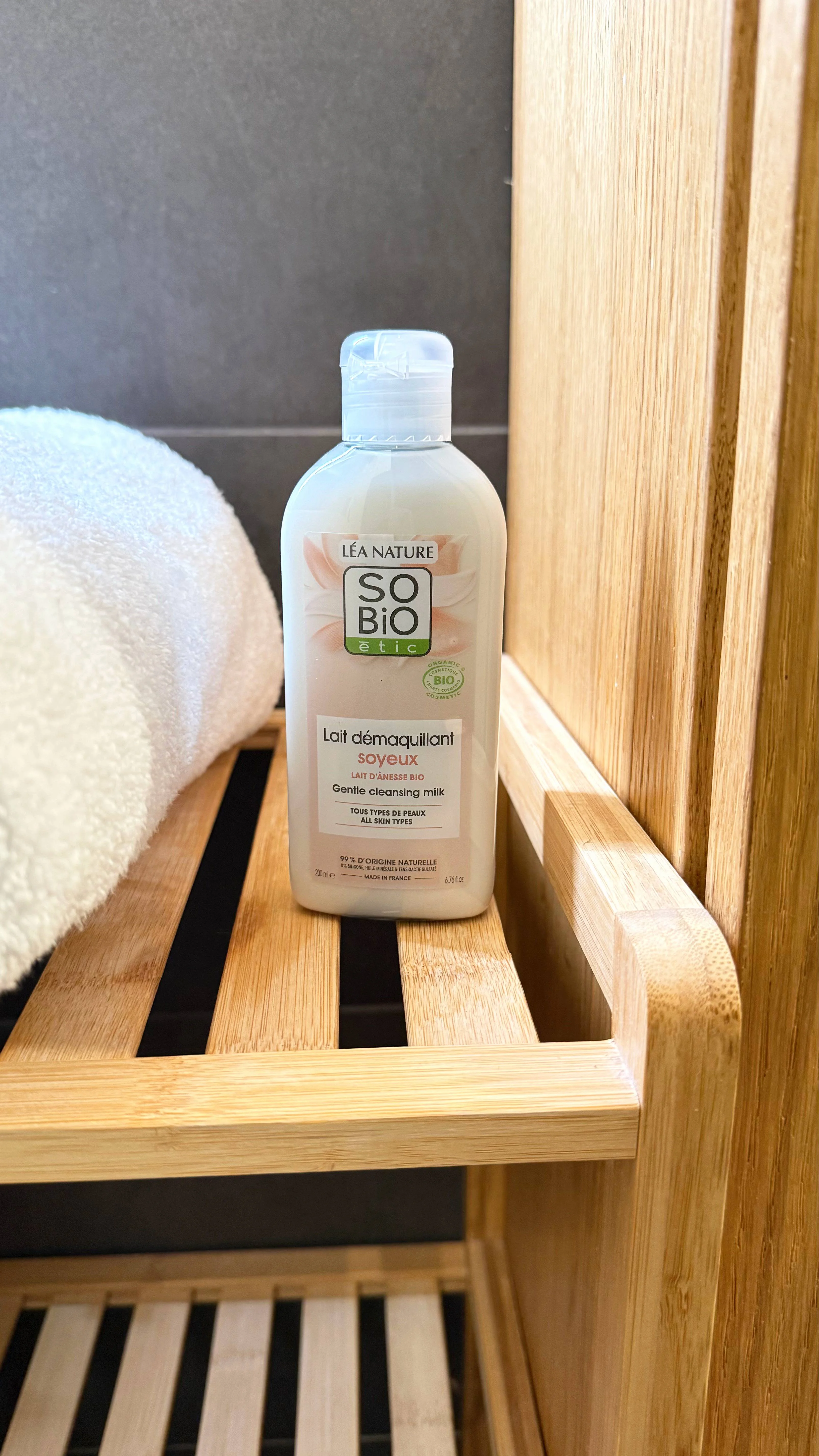 SO’BiO étic Latte detergente struccante al latte d’asina BIO (200 ml) - rimuove delicatamente trucco e impurità