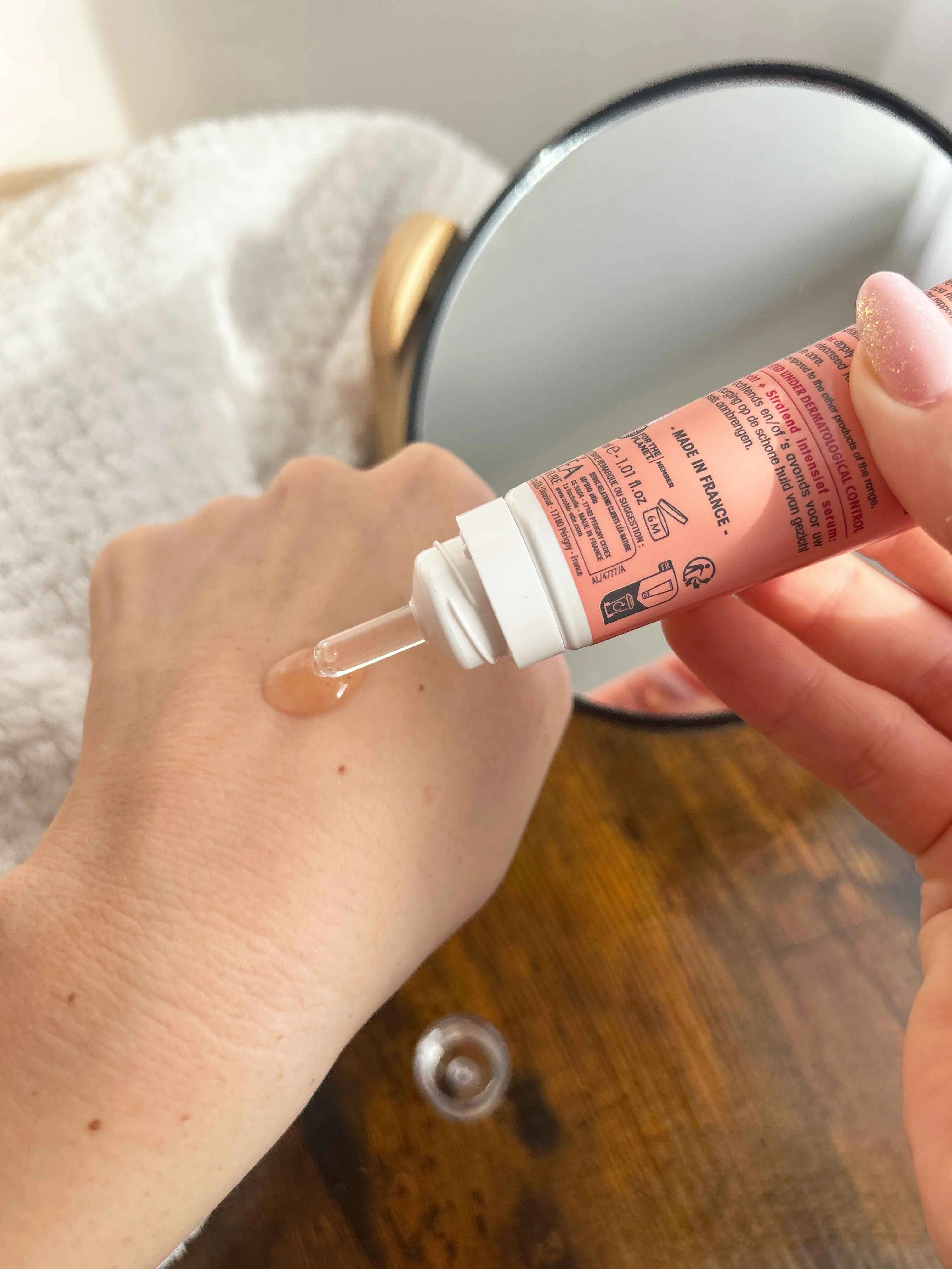 SO’BiO étic Siero illuminante antirughe Lift'Grenade BIO (30 ml) - al melograno