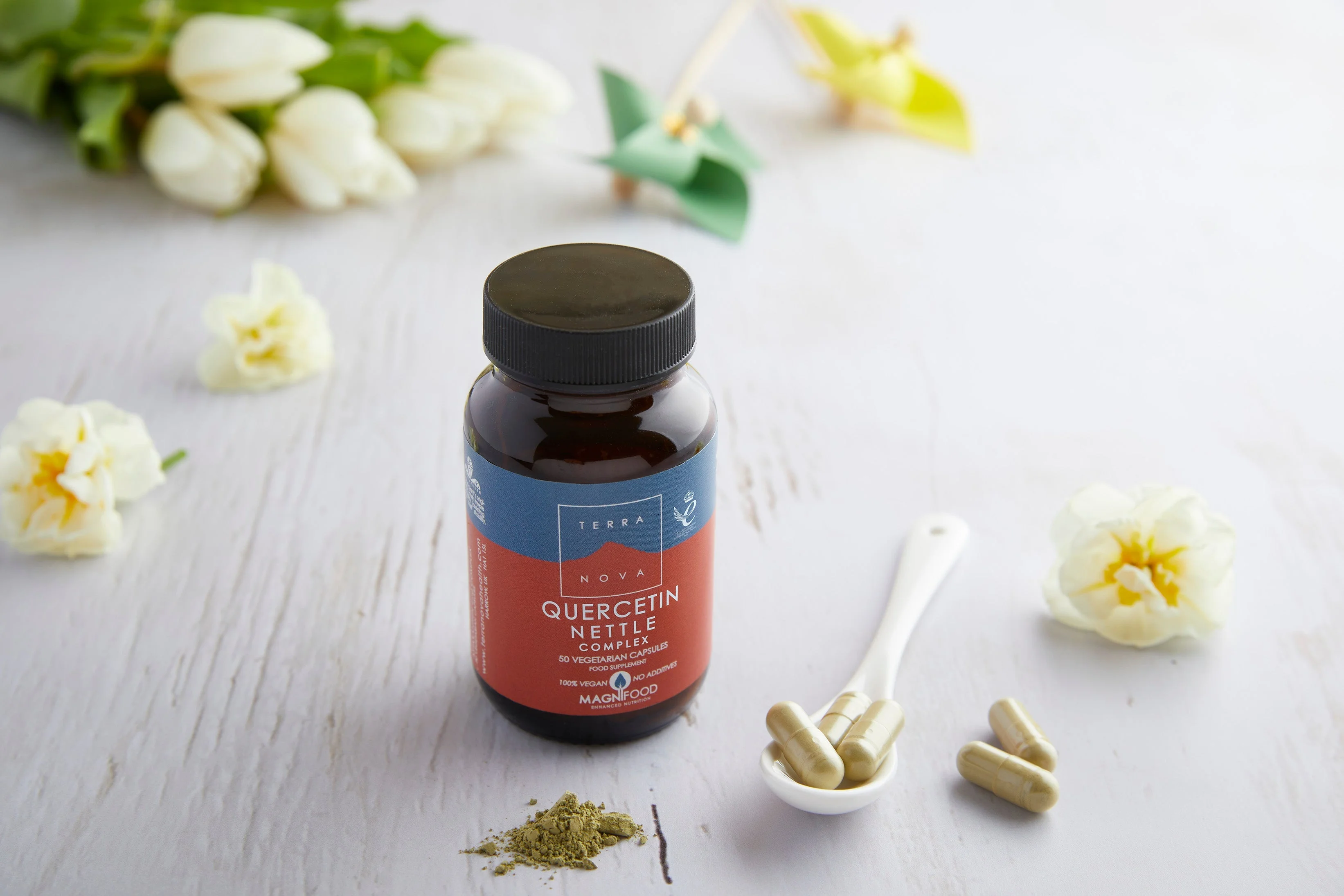 Terranova Health Quercetin Nettle Complex con ortica (50 capsule) - per la stagione dei pollini e difese immunitarie indebolite