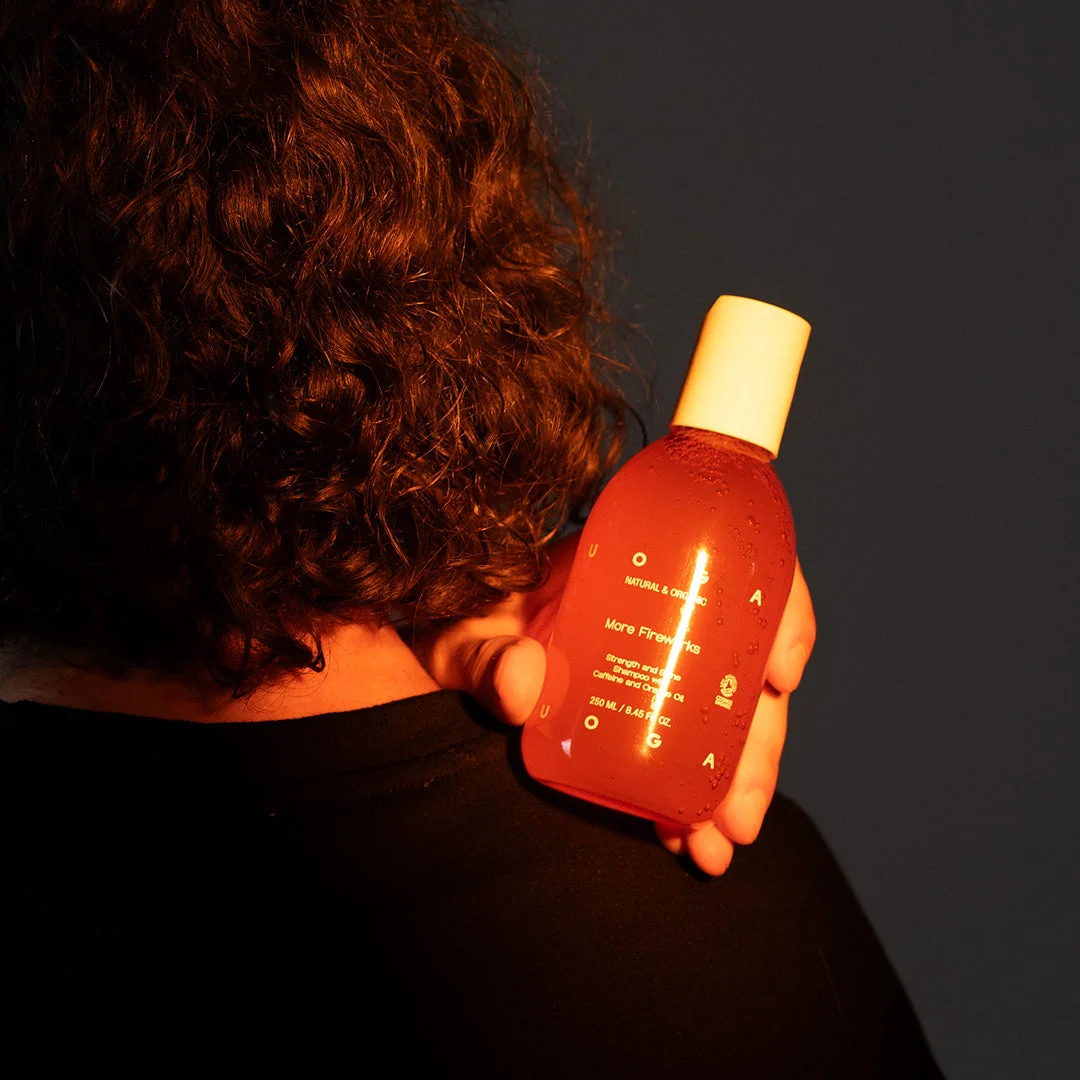 Uoga Uoga Shampoo More Fireworks BIO per rinforzare e donare lucentezza ai capelli (250 ml) - con profumo d'arancia
