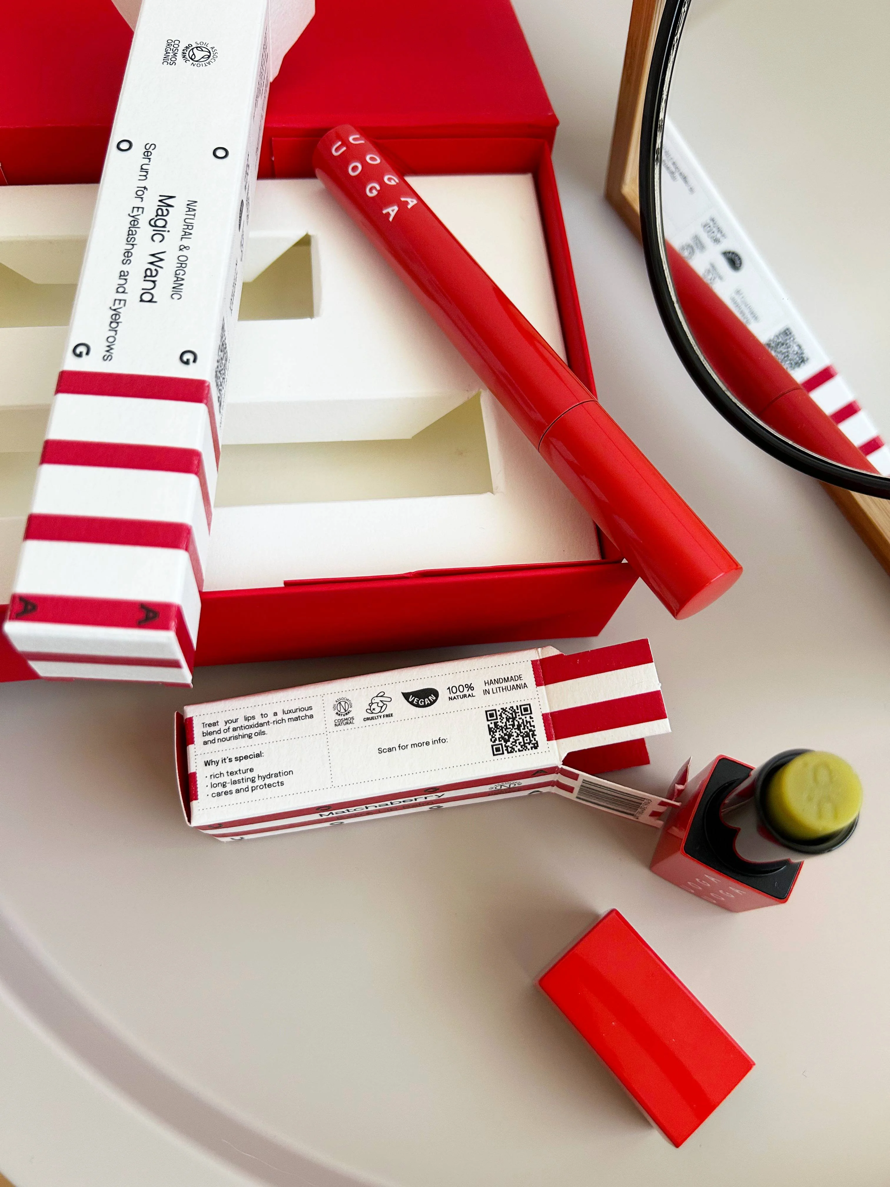 Uoga Uoga Set regalo Trattamento intensivo per labbra, ciglia & sopracciglia Magic set - siero per ciglia e sopracciglia e balsamo labbra