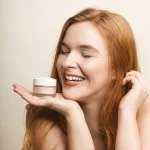 Uoga Uoga Fondotinta in polvere minerale con ambra (10 g) 632 Bubbles - leggero, naturale, SPF 15