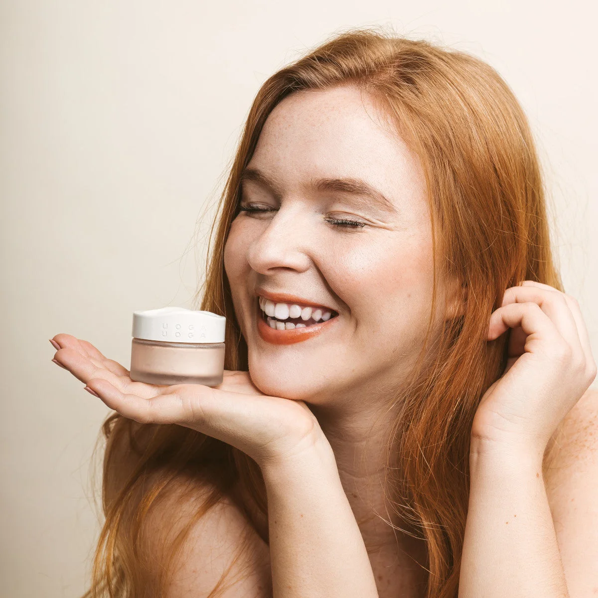 Uoga Uoga Fondotinta minerale in polvere con ambra (10 g) 634 Linden Honey - leggero, naturale, SPF 15