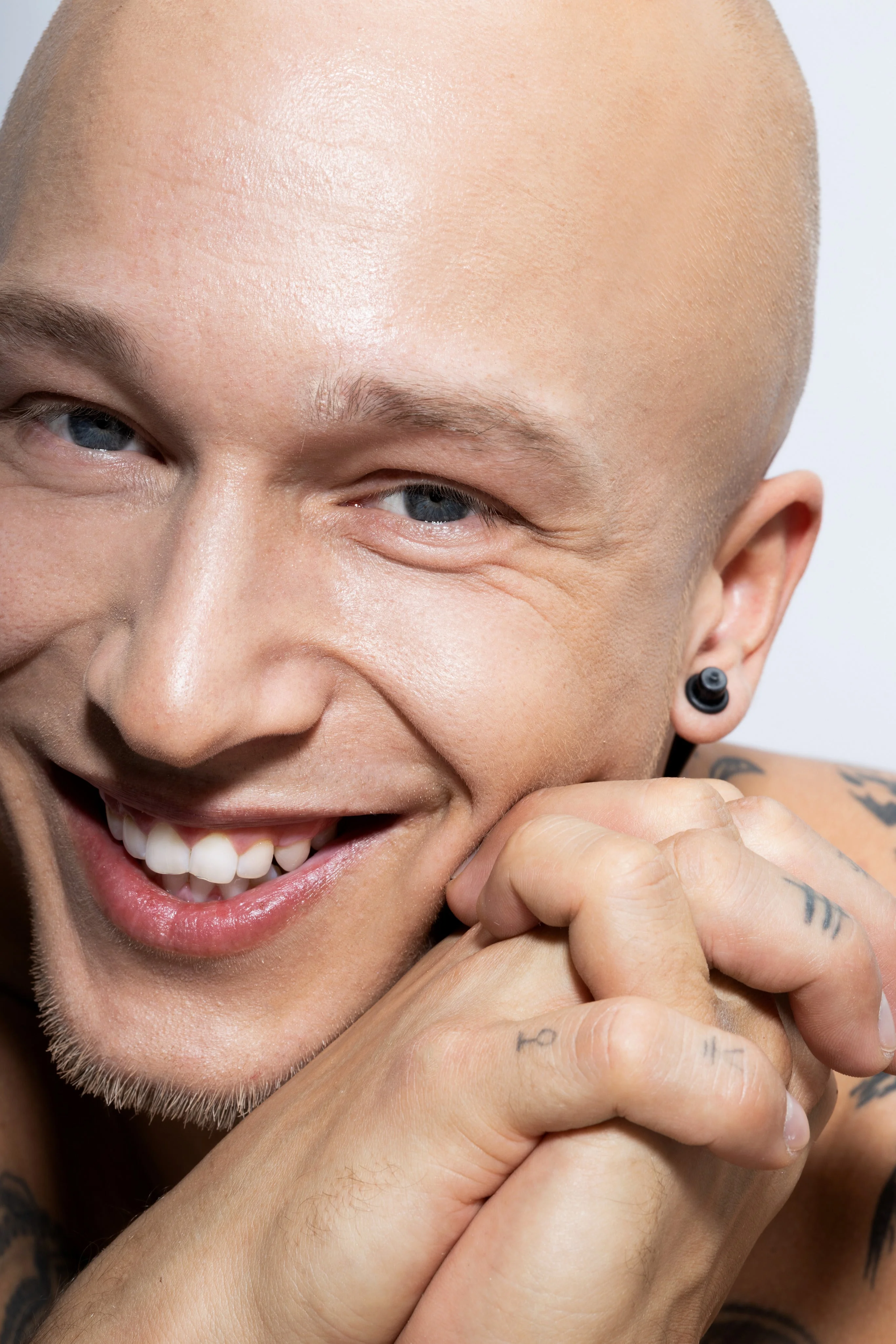 Uoga Uoga Fondotinta minerale in polvere con ambra (10 g) 636 Strawberry and Snow - leggero, naturale, SPF 15