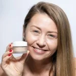 Uoga Uoga Fondotinta minerale in polvere con ambra (10 g) 803 Dandelion Syrup - leggero, naturale, SPF 15