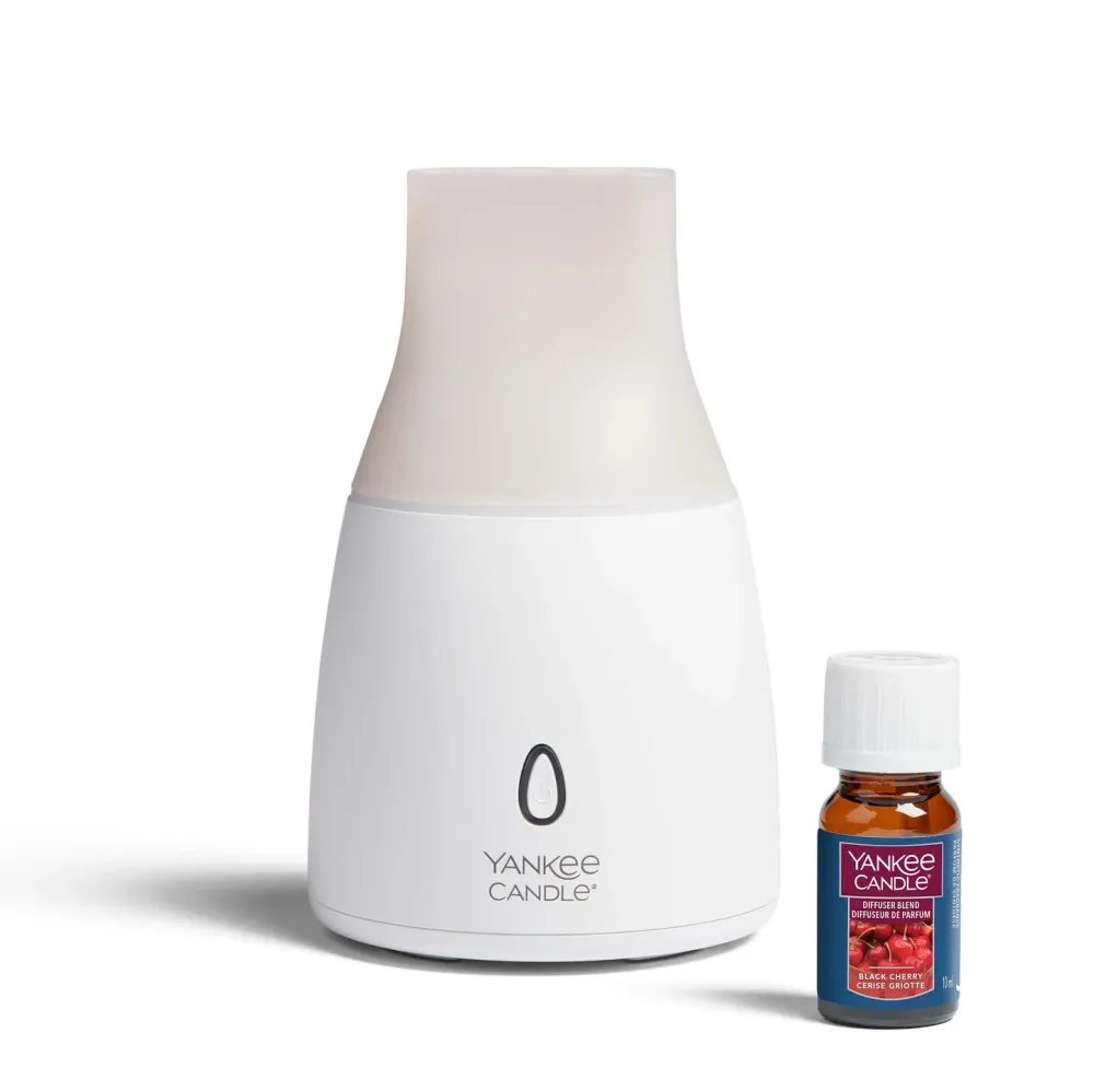 Diffusore di aromi ad ultrasuoni Yankee Candle Black Cherry e olio profumato Yankee Candle Black Cherry ultrazvukový aroma difuzér a vonný olej