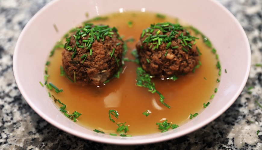 Perché il risotto al fegato è una scelta ideale per una cucina sostenibile