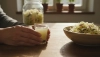 # Shot probiotico fatto in casa con succo di crauti per ogni giorno