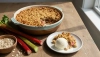 Il crumble di rabarbaro con briciole di avena non delude mai