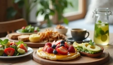 Preparare un brunch a casa è facile quando si combinano dolce, salato e un piatto caldo che sazi.