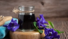 Il segreto naturale della bellezza si nasconde nell'olio di borragine