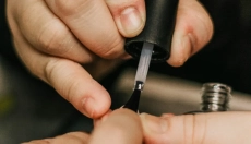 Cosa significano le righe verticali sulle tue unghie?