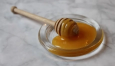 Gli effetti miracolosi della pappa reale sulla pelle e sul sistema immunitario