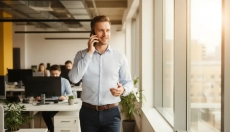Telefonate in piedi e aggiungete movimento extra al corpo
