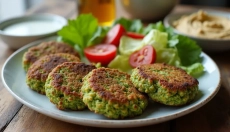 Tutta la famiglia adorerà le sane frittelle di broccoli al forno