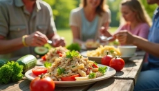 L'insalata di pasta sana con tonno offre una grande combinazione di sapori e nutrizione.