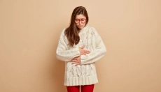 Come eliminare il gonfiore con rimedi della nonna e erbe